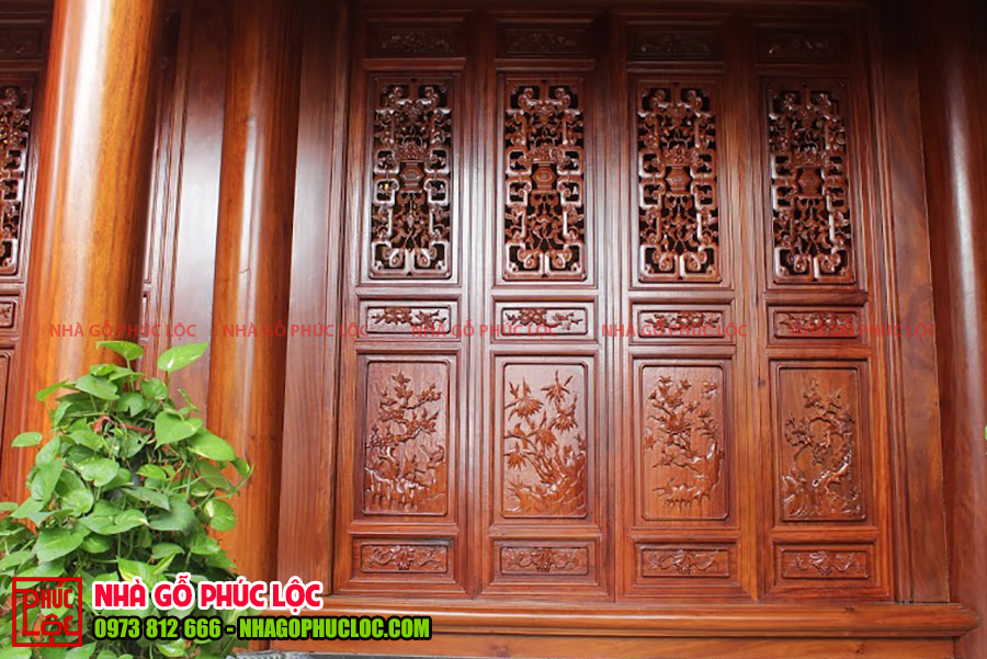 Cửa bức bàn của nhà gỗ lim 3 gian tại Hưng Yên 