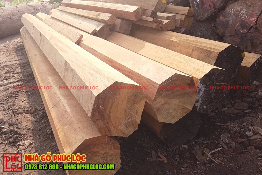 Các cột gỗ được cưa xẻ theo đúng tiêu chuẩn