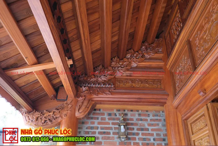 Vì đốc hiên nhà gỗ