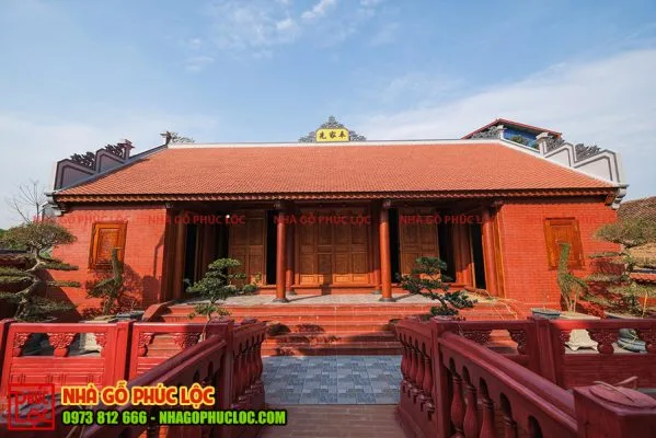 Tổng thể bên ngoài nhà gỗ 5 gian