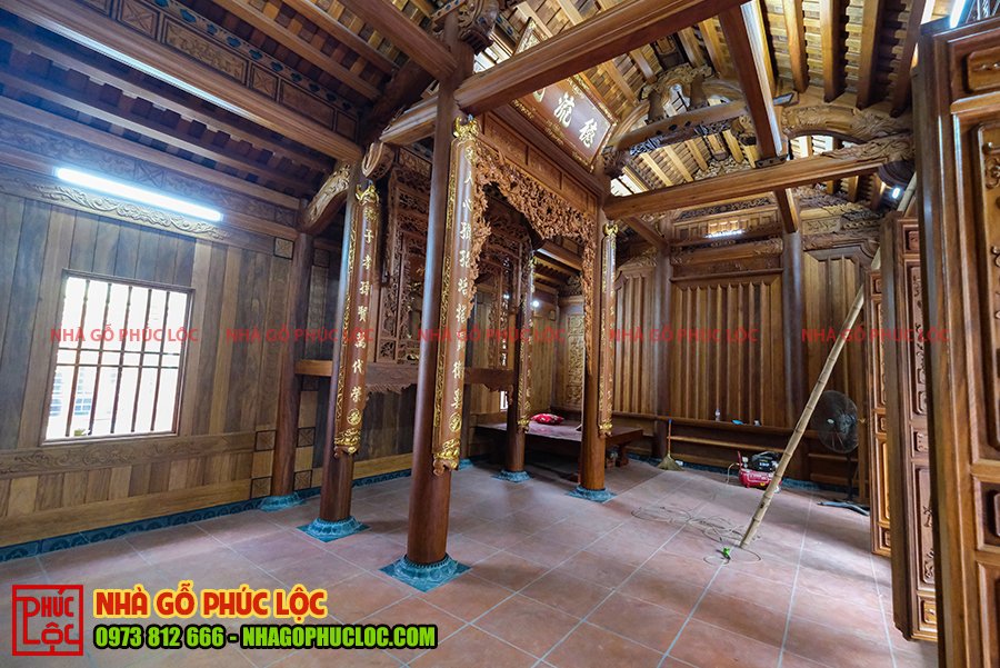 Căn nhà làm bằng gỗ lim tali