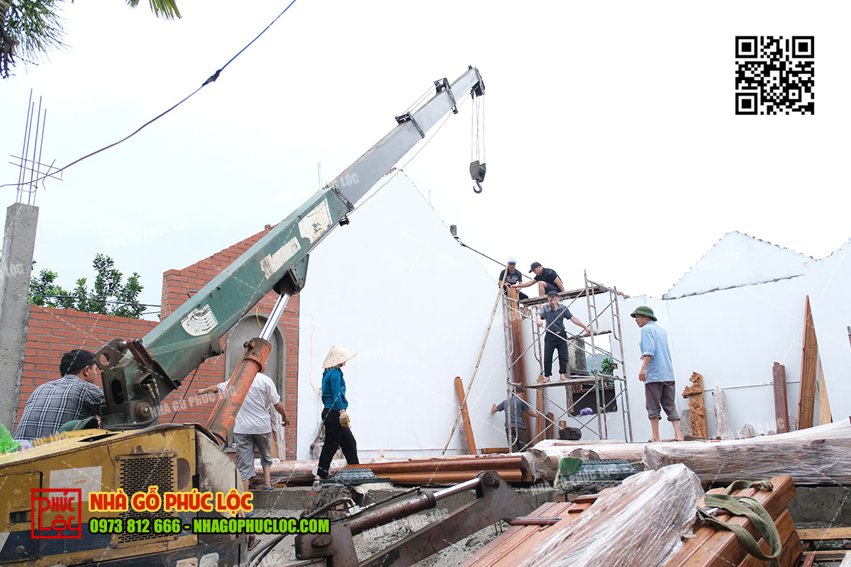 Nha-go-3-gian-co-hau-cung-14