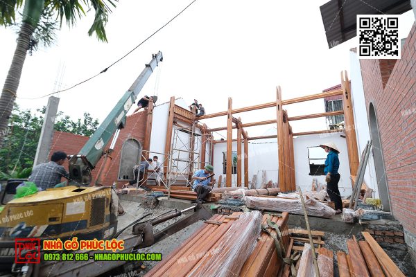 Nha-go-3-gian-co-hau-cung-2