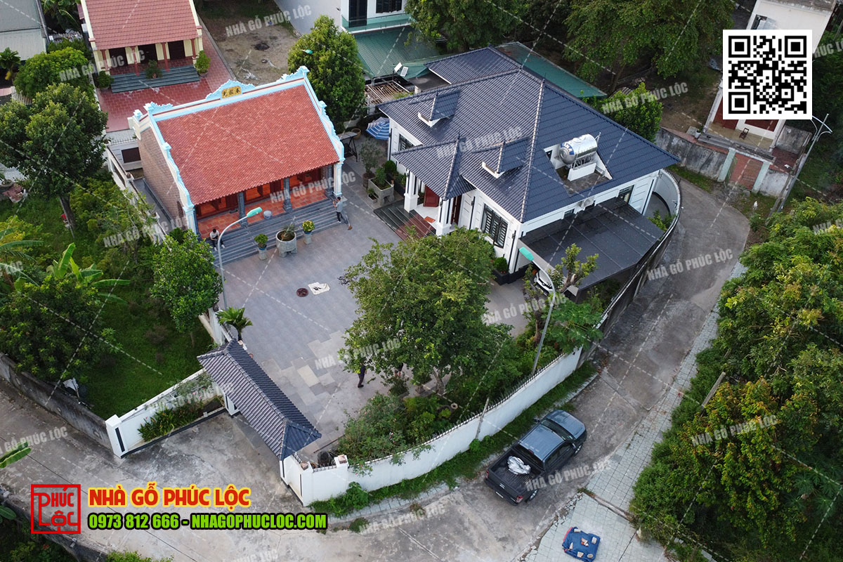 Nha-go-3-gian-co-cot-hien-bang-da-23